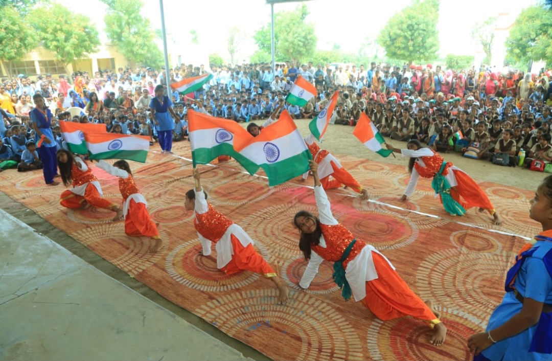 खौड मे स्वतंत्रता दिवस धूमधाम से मनाया  देशभक्ति के गीतों पर रंगारंग कार्यक्रम आयोजित