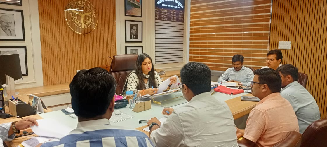  डीएम मेधा रूपम का अल्टीमेटम, शहरी और ग्रामीण क्षेत्रों में नहीं होनी चाहिए बिजली गुल