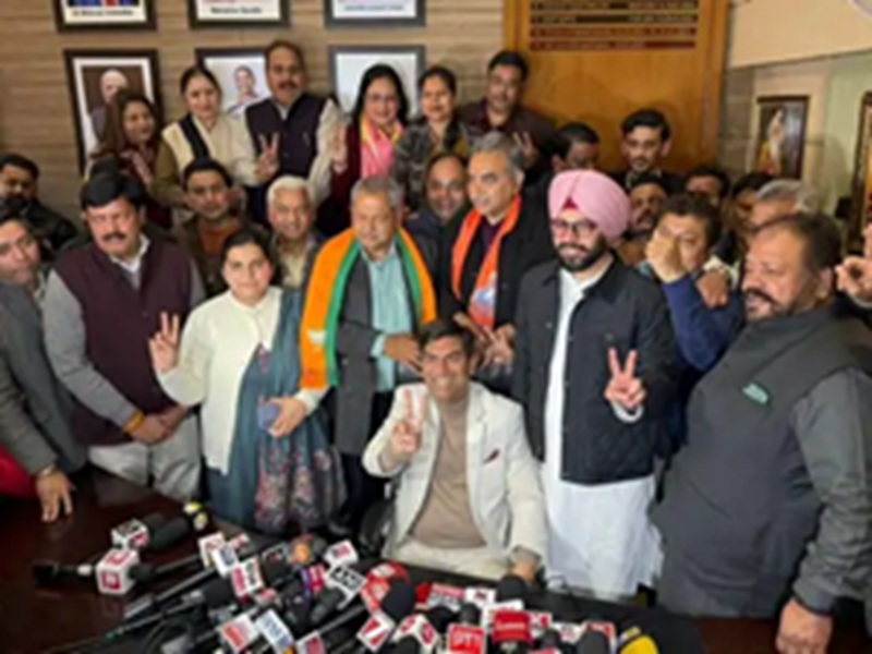 चंडीगढ़ मेयर चुनाव में भाजपा का ‘क्लीन स्वीप’, सौरभ जोशी बने नए मेयर – AAP और कांग्रेस के बीच फूट का सीधा फायदा 