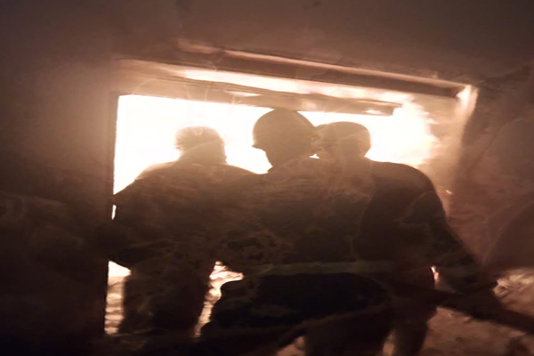 मोहन नगर इंडस्ट्रियल एरिया में भीषण आग, फायर ब्रिगेड की तत्परता से बड़ा हादसा टला